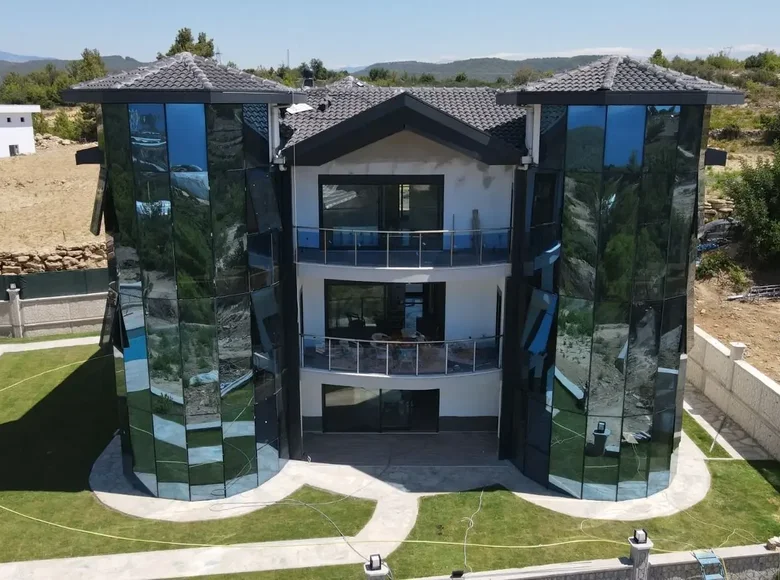 Villa 9 bedrooms 660 m² Incekum, Turkey