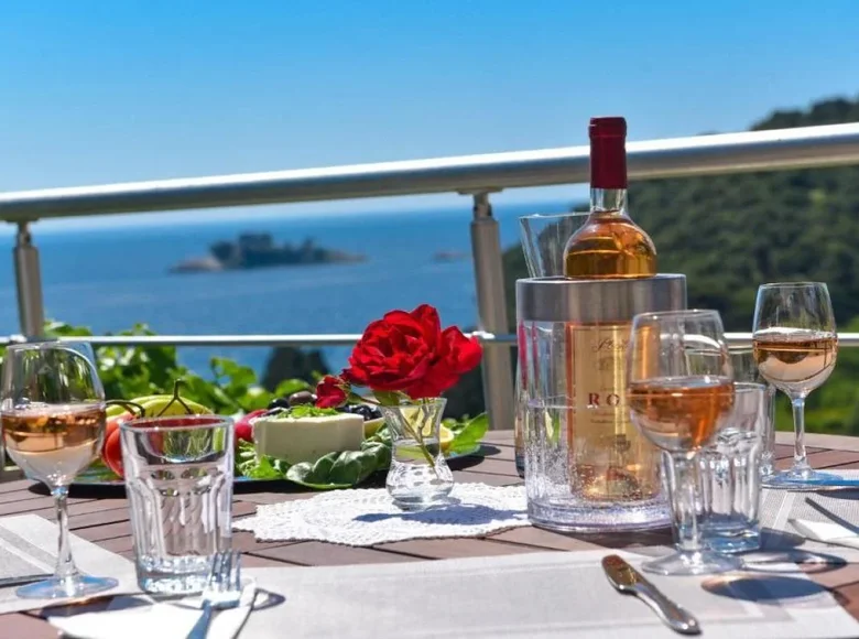 Wohnung 2 Schlafzimmer 111 m² Buljarica, Montenegro