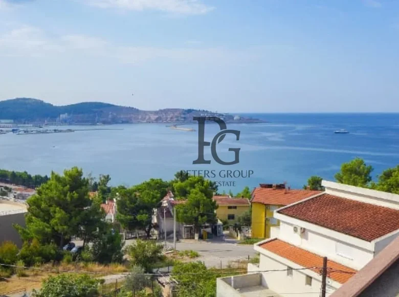 Mini-Hotel mit Panoramablick auf das Meer und die Berge in Bar zu verkaufen