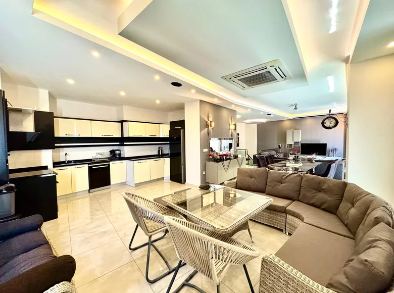 Mieszkanie 3 pokoi  Mahmutlar, Turcja