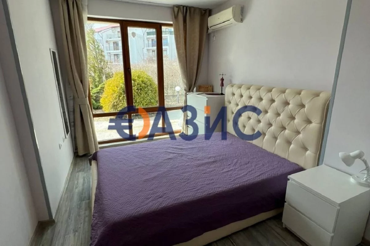 Фото спальни в двухкомнатной квартире в Черногории