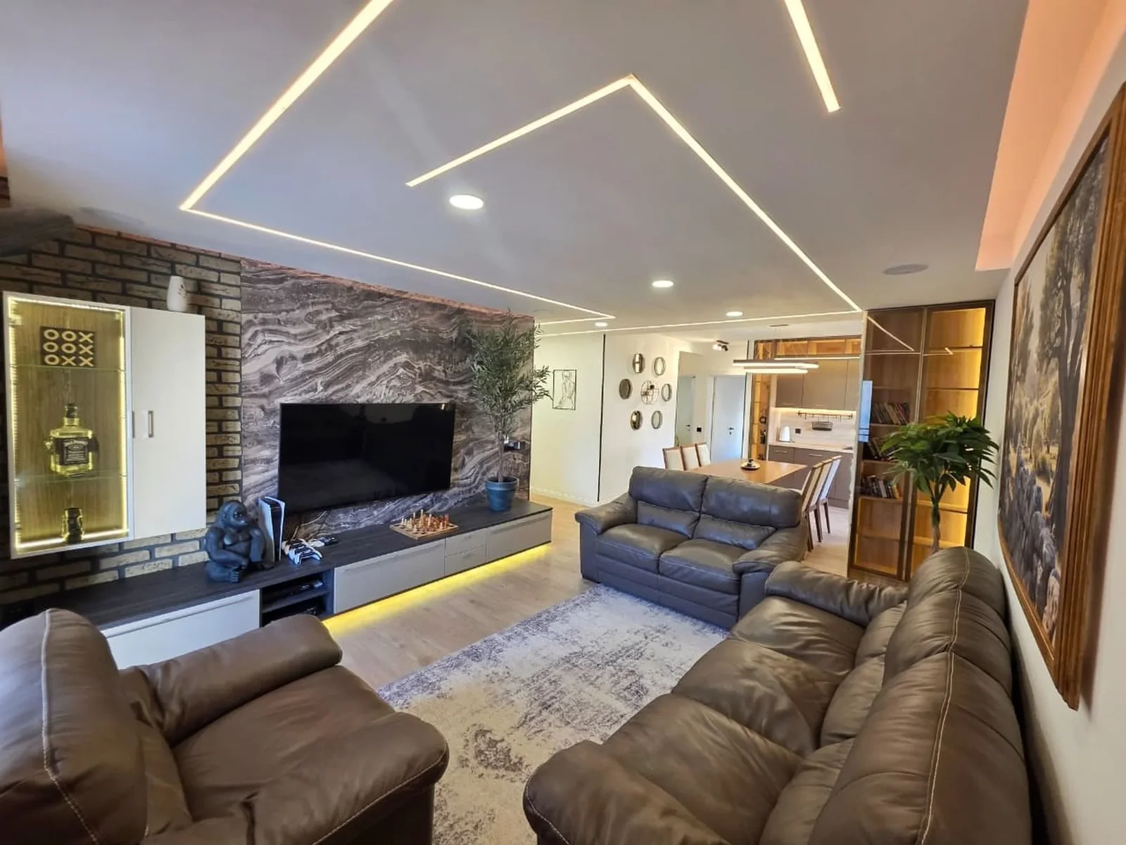 2 bedroom apartment