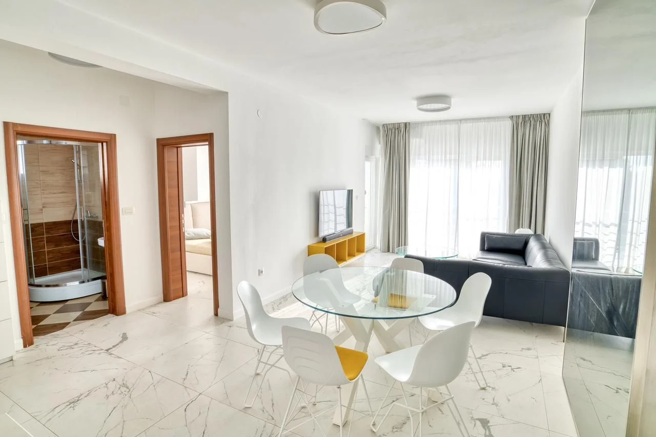 2 bedroom apartment