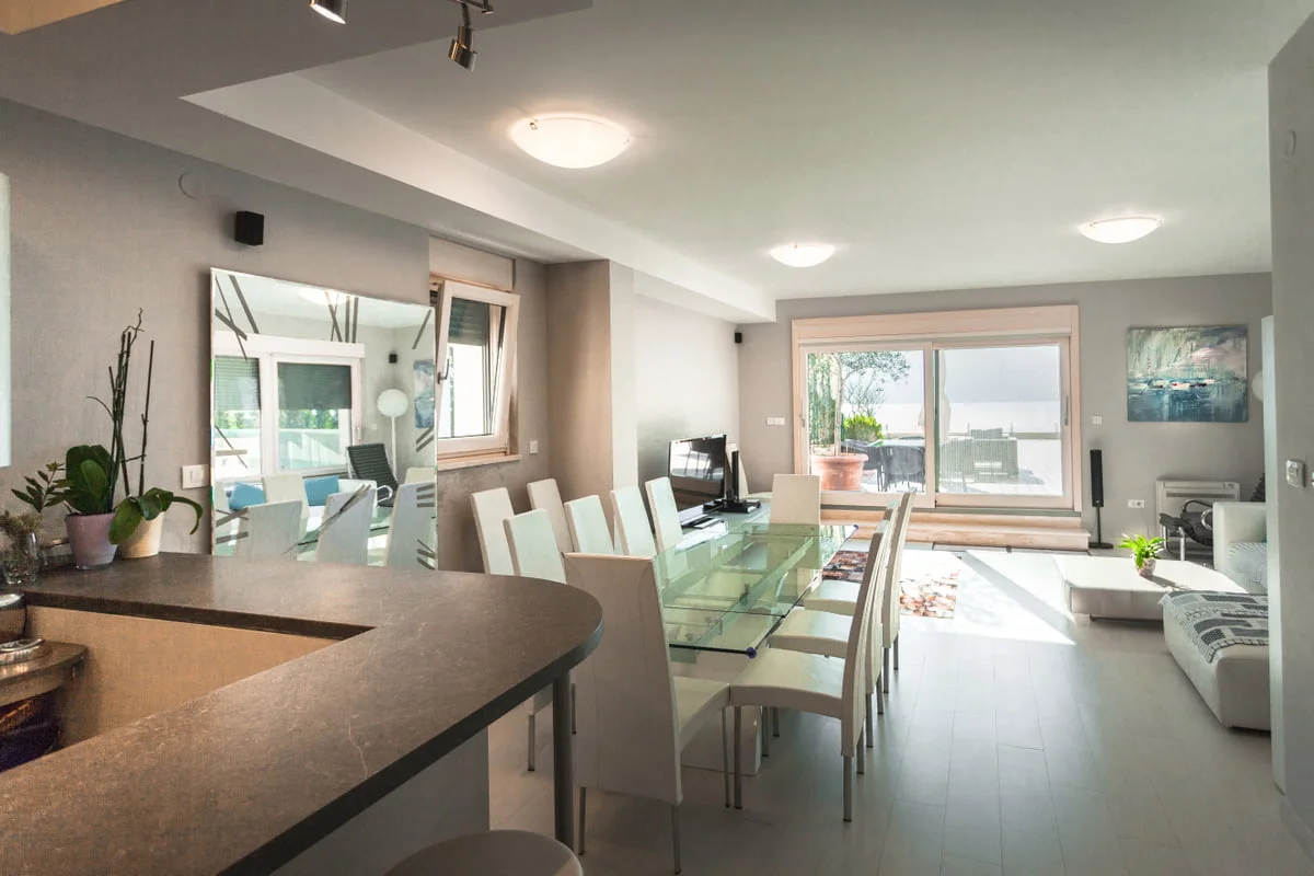 Apartment 6 bedrooms