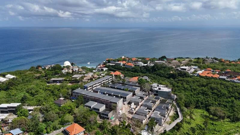 Жилой комплекс для богатых серферов. Пешком до главного серф-спота Бали.