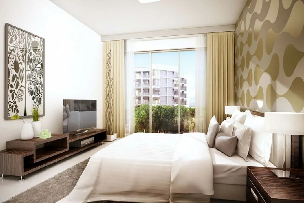 Спальня в двухкомнатной квартире в Дубае
