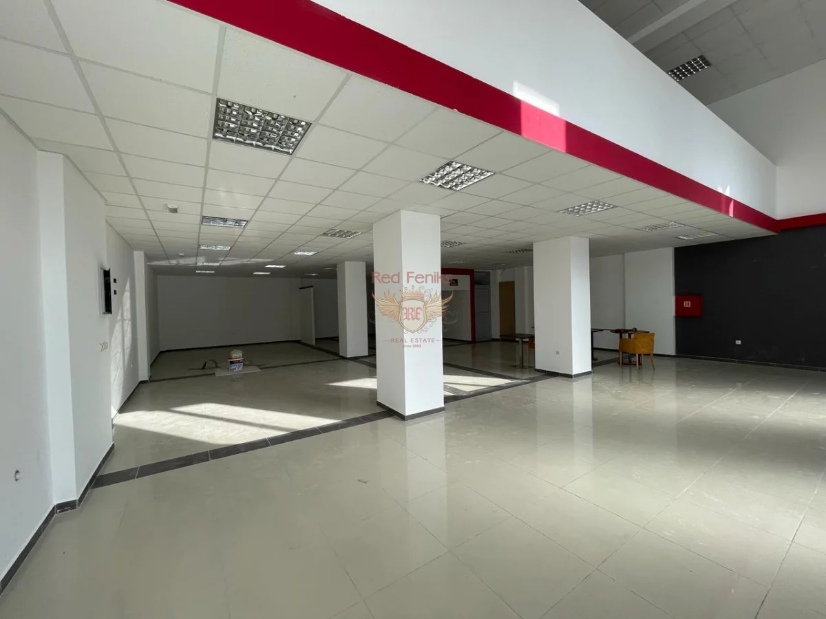 Commercial property 882 m²