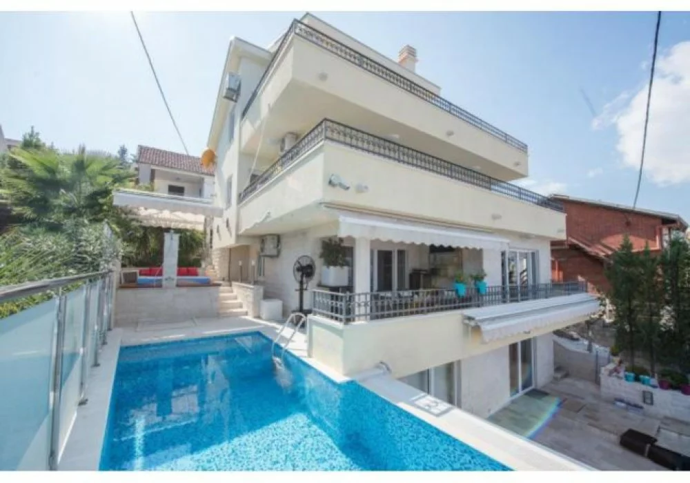 Villa 5 bedrooms