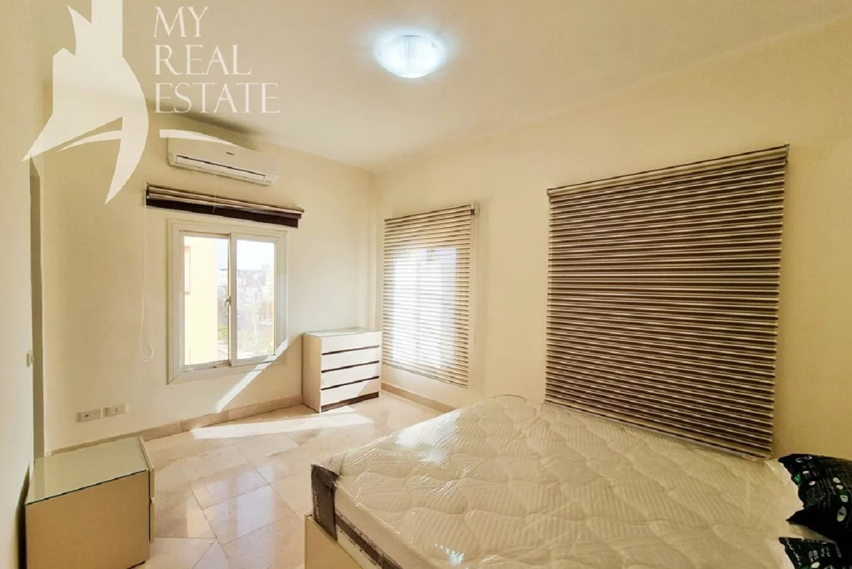 Фото спальни в квартире в Аль Дора