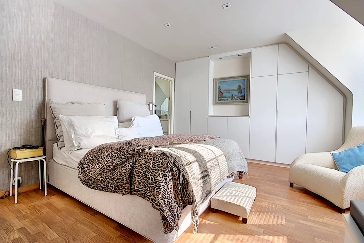 large bed in the bedroom