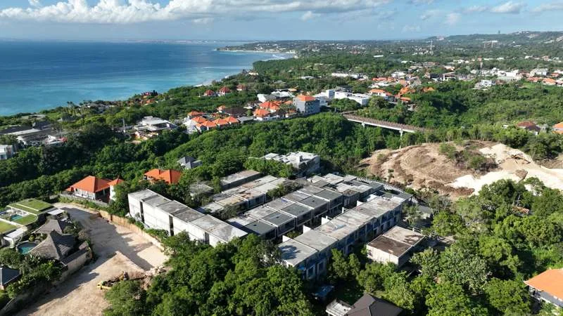 Жилой комплекс для богатых серферов. Пешком до главного серф-спота Бали.
