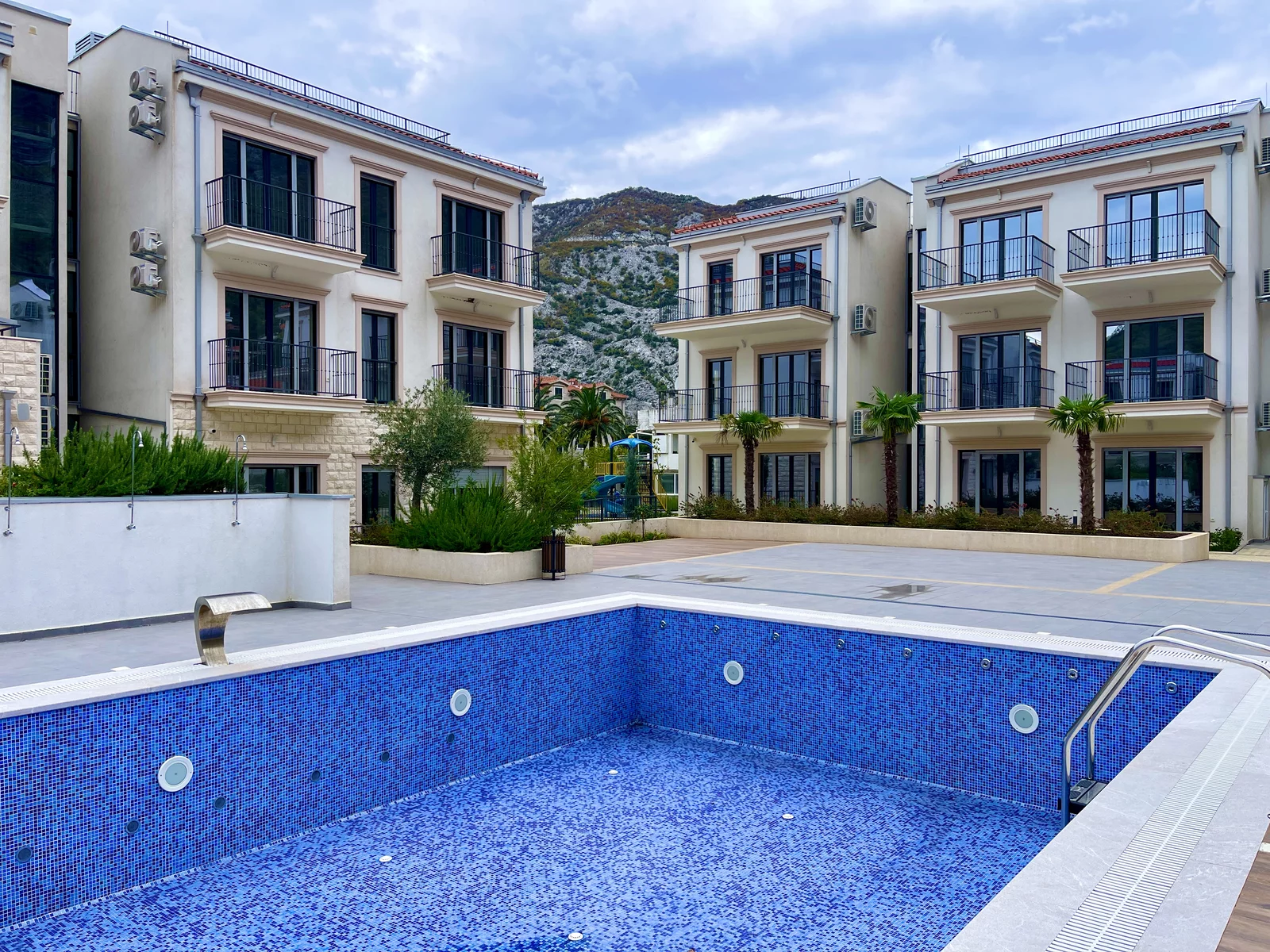 2 bedroom apartment