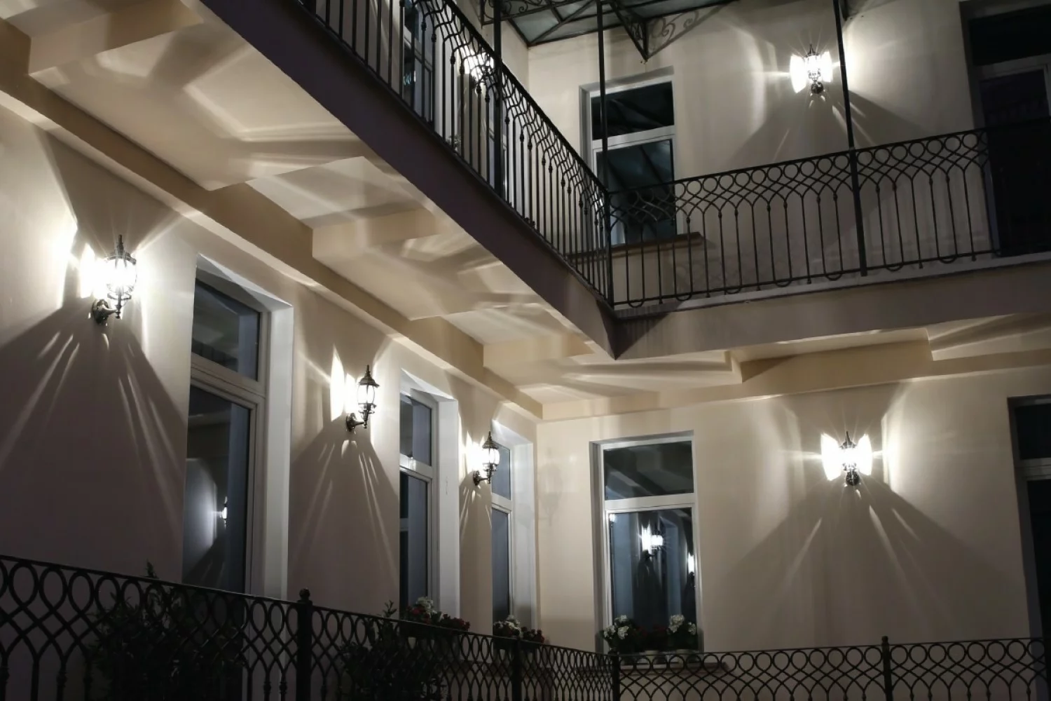 exterior lighting of the Arbat house