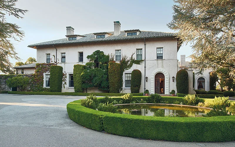 Manoir historique dans la Silicon Valley (Hillsborough Estate)