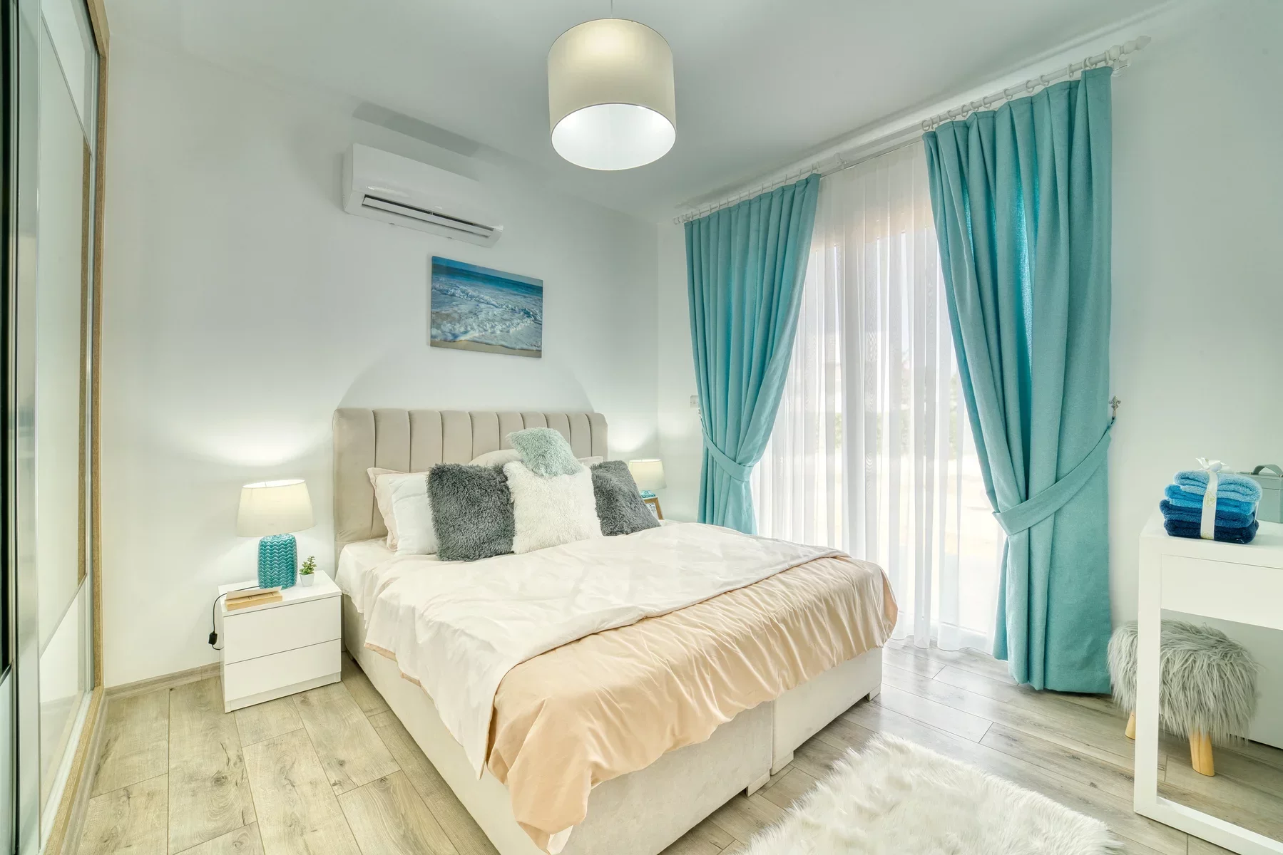 спальня в квартире в курортном районе Кирении — Алсанчак