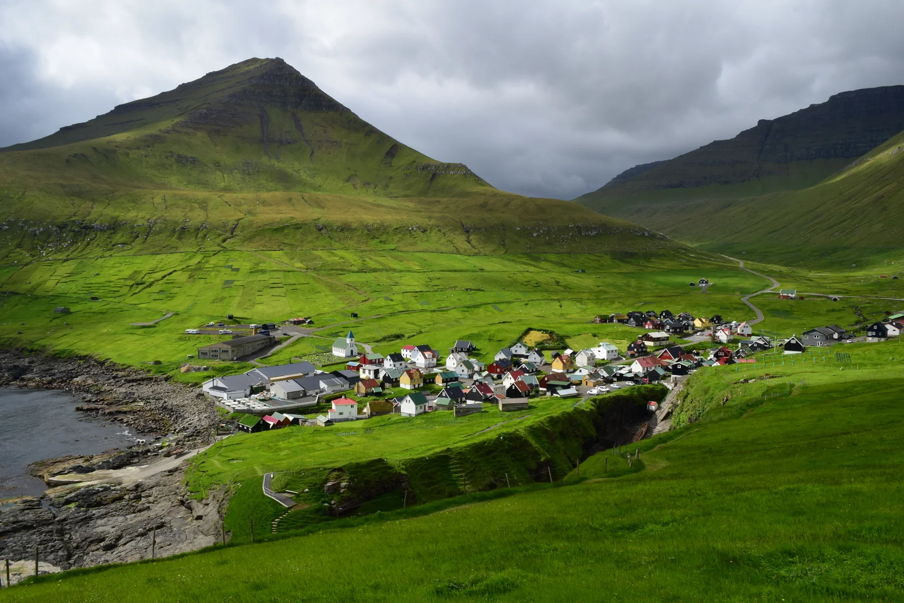 F&auml;r&ouml;er Inseln, Gj&oslash;v, Esturoi