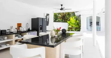 Apartamento 3 habitaciones en Dajan Peken, Indonesia