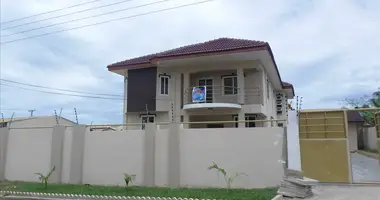 Casa 4 habitaciones en Lashibi, Ghana