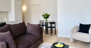 Mieszkanie 2 pokoi w Warszawa, Polska