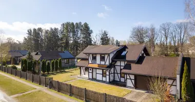 5 room house in Salaspils pagasts, Latvia