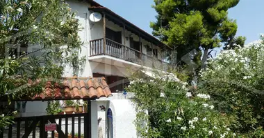 3 bedroom house in Metamorfosi, Greece