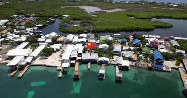 5 bedroom house in Utila, Honduras