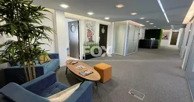Oficina 340 m² en Germasogeia, Chipre