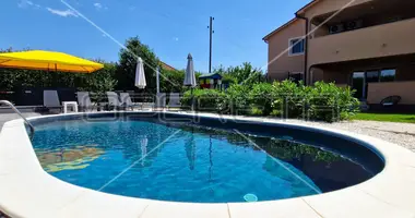 Casa 5 habitaciones en Opcina Marcana, Croacia