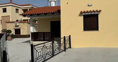Bungalow 2 chambres dans Acheleia, Chypre