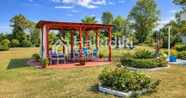 Villa 4 rooms in Nea Kallikrateia, Greece