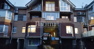 Mieszkanie 4 pokoi w Petersburg, Rosja