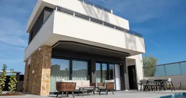 Villa 3 bedrooms in Urbanizacion Dona Pepa, Spain