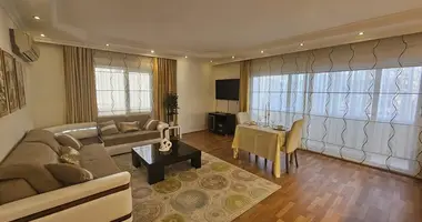 Mieszkanie 3 pokoi w Mahmutlar, Turcja