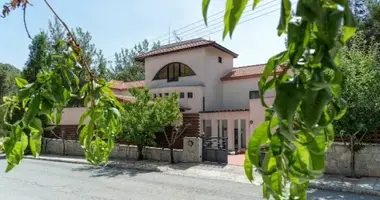 Apartment 8 bedrooms in Moniatis, Cyprus