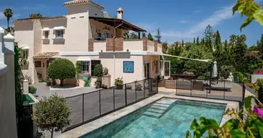 6 bedroom house in Estepona, Spain