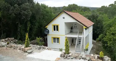 Casa 4 habitaciones en Lustica, Montenegro