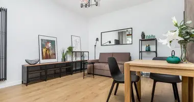 Mieszkanie 2 pokoi w Warszawa, Polska