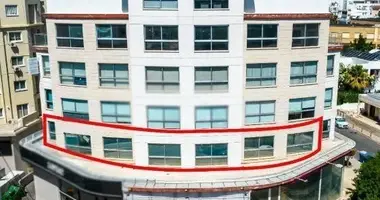 Pomieszczenie biurowe 305 m² w Strovolos, Cypr