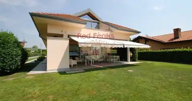 Villa 6 habitaciones en Ispra, Italia