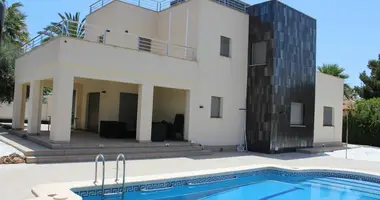 Villa 4 bedrooms in Orihuela, Spain