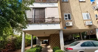 Квартира 3 комнаты в Хадера, Израиль