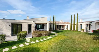 5 bedroom villa in France