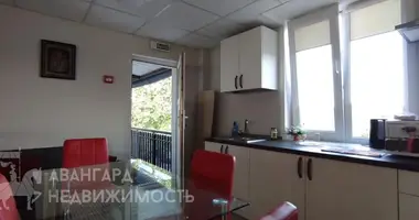 Oficina 180 m² en Ratamka, Belarús