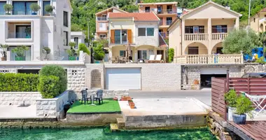 4 bedroom house in Muo, Montenegro