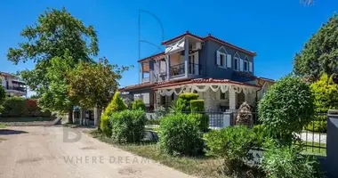 5 bedroom house in Nikiti, Greece
