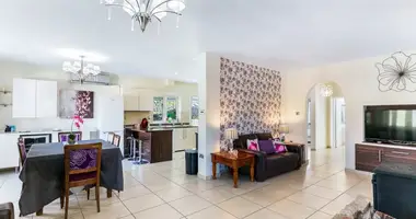 Villa 5 bedrooms in Lania, Cyprus