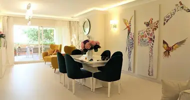 3 bedroom apartment in Estepona, Spain