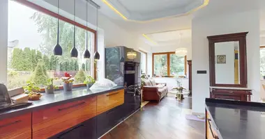 Casa en Varsovia, Polonia