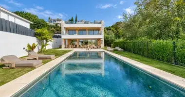 5 bedroom house in Dos Hermanas, Spain