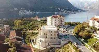 Квартира 3 спальни в Доброта, Черногория